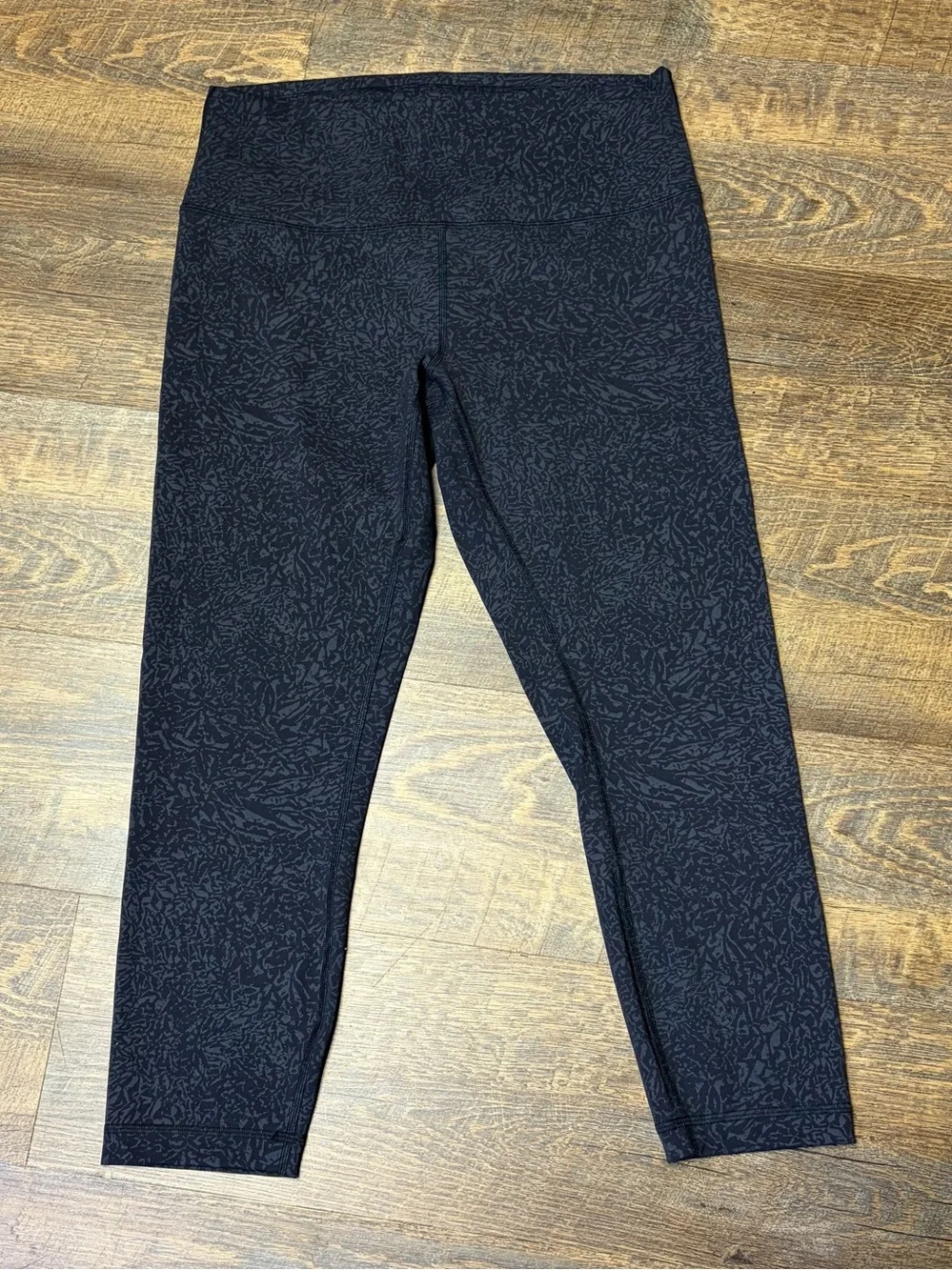 Lululemon Wunder Train High-Rise Crop 23" Women’s 12 Black Print Tight Leggings - Picture 2 of 12